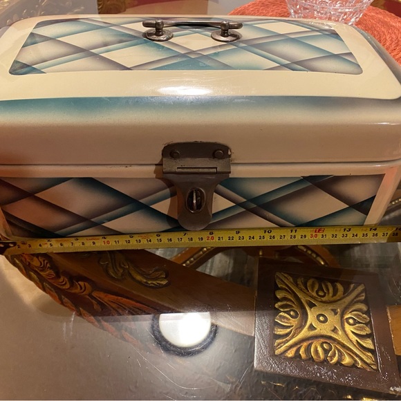 Vintage Antique enamel Breadbox - Picture 7 of 8